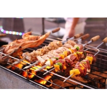 春花秋月何時了，一天三頓小燒烤